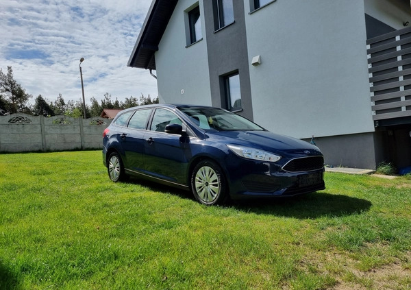 Ford Focus cena 17900 przebieg: 185000, rok produkcji 2015 z Czersk małe 232